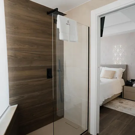 Poetica Boutique Sky Hotel 4*