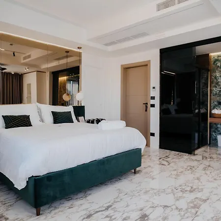 Hotel Poetica Boutique Sky 4*