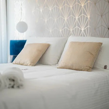 Hotel Poetica Boutique Sky 4*