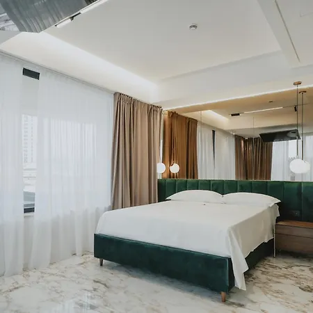 Hotel Poetica Boutique Sky 4*