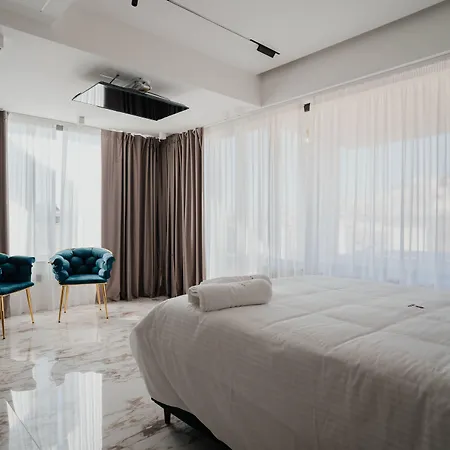 Poetica Boutique Sky